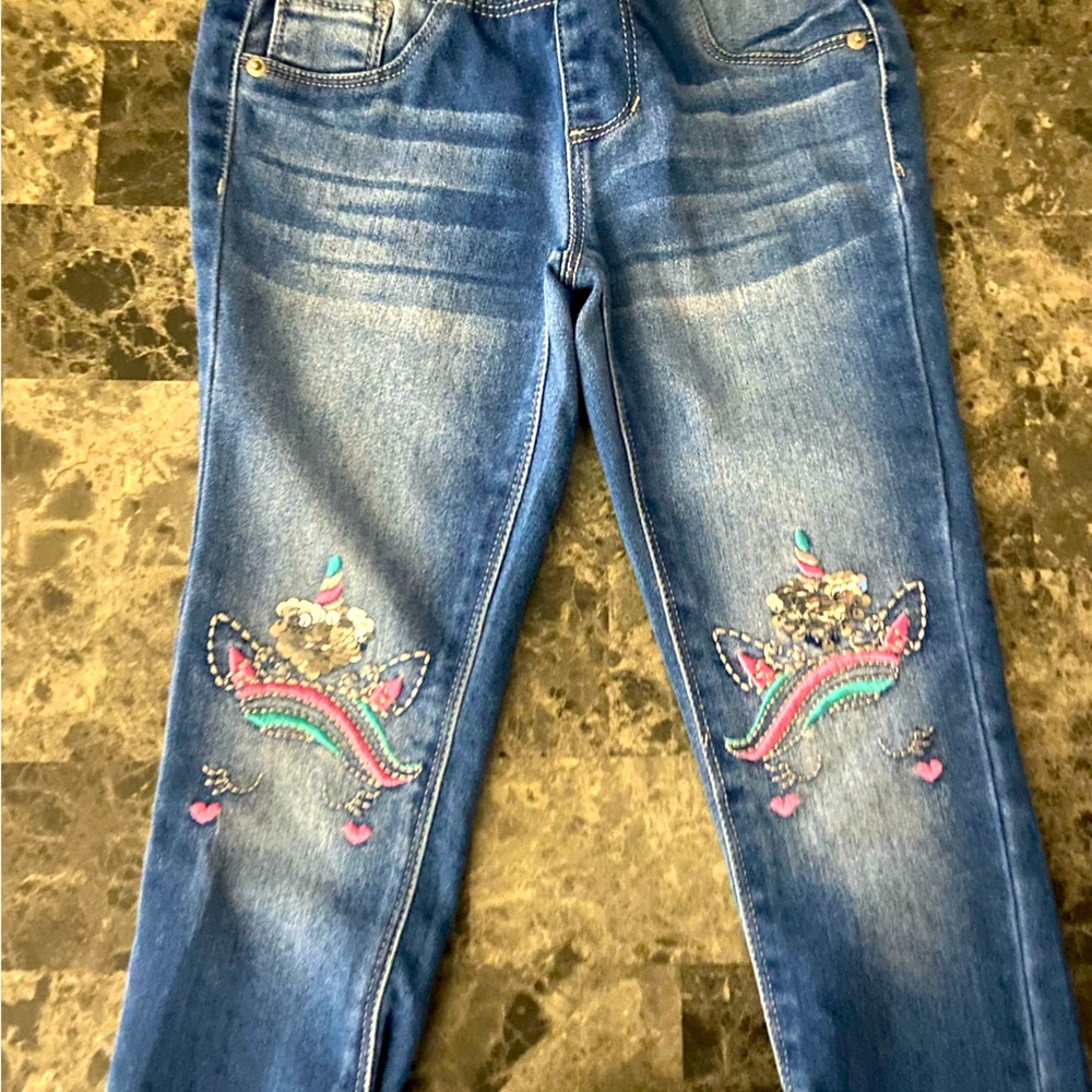 Like new size 6 girls unicorn jeans